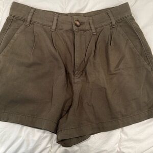 Free people dark olive chino shorts size 4